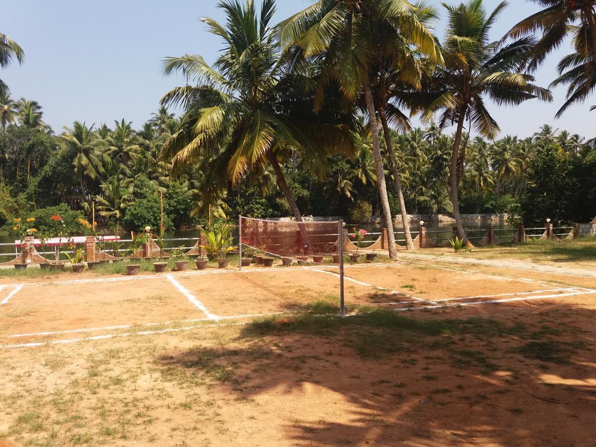 Travancore Island Resort Thiruvananthapuram Buitenkant foto